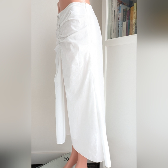 TROUVÉ Ruched Front Flare Skirt - Picture 4 of 8